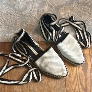 Zara | Shoes | Zara Stylish Black And White Womens Shoes  display picture 1